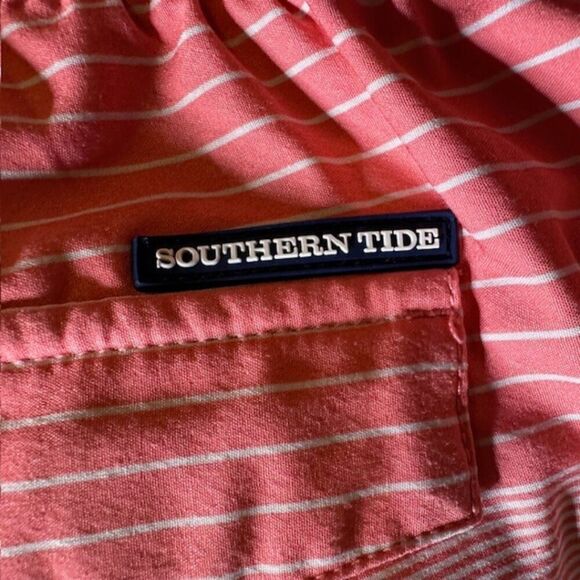 SOUTHERN TIDE  Men's Verigated Stripe Water Short Red/Pink/White Size Medium - Picture 5 of 8